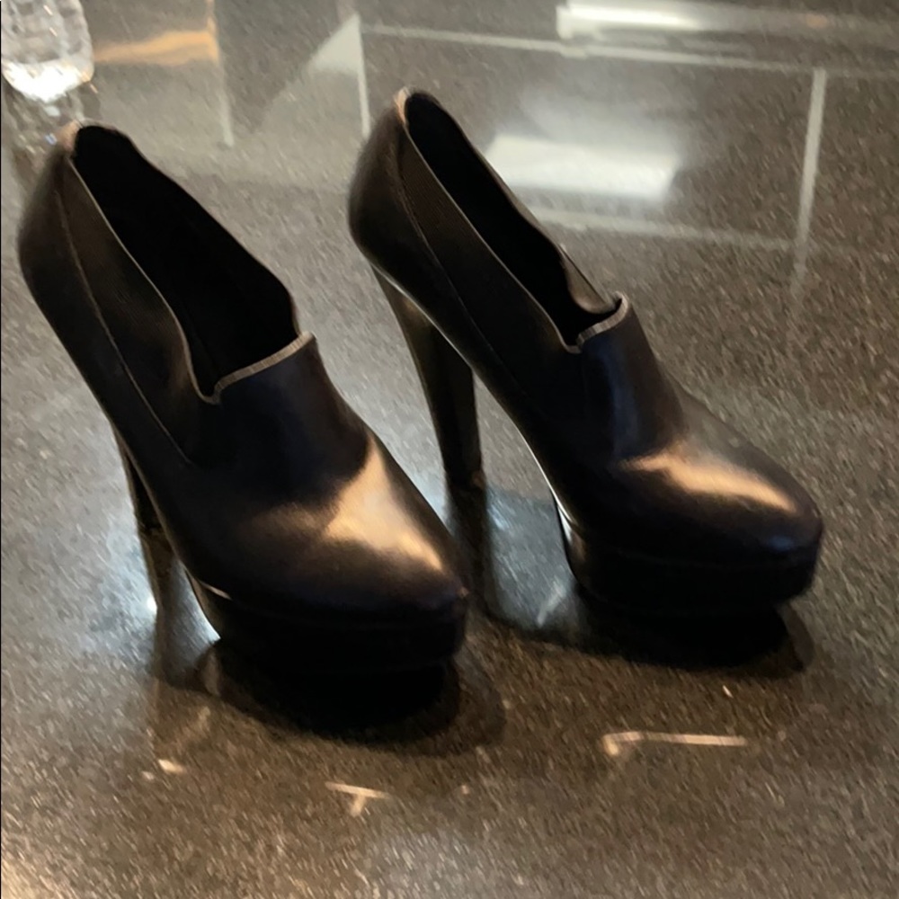 Heels - Picture 5 of 5